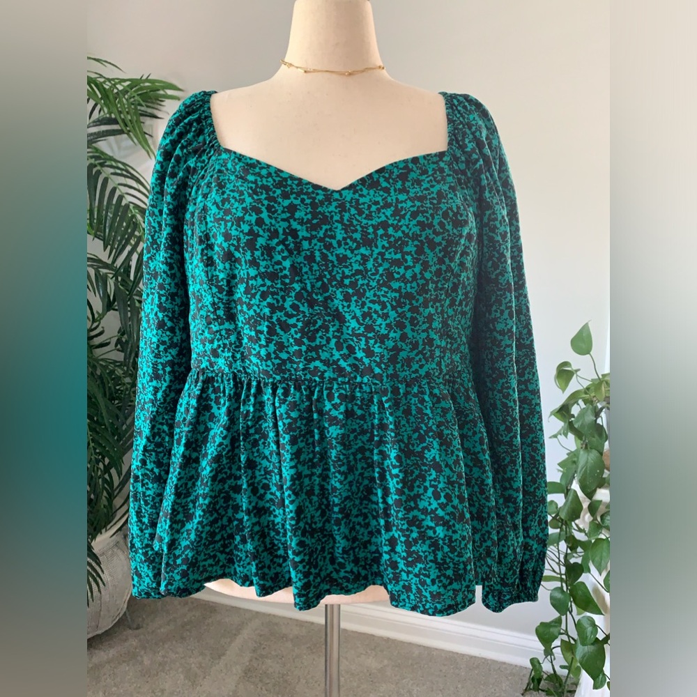 Women crop flare top Ava &Viv teal green / navy blue design.